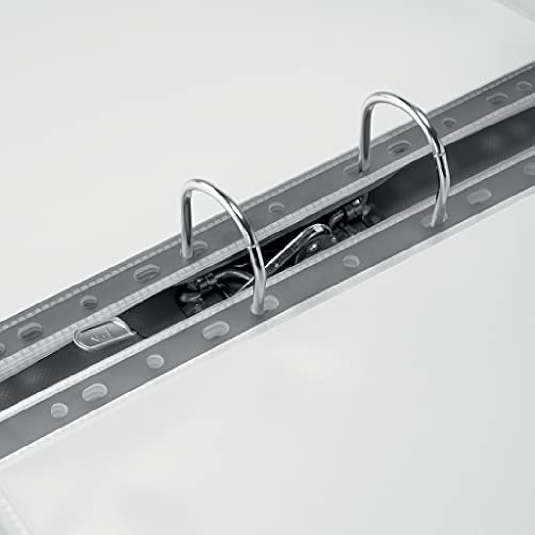 Esselte A4 Punched Pockets, 200 x Poly Pockets, 34 Micron Thickness, Embossed A4 Pockets With Punched Reinforced Green Spine, Ideal For Lever Arch Files & Ring Binders (Pack of 200), 628532