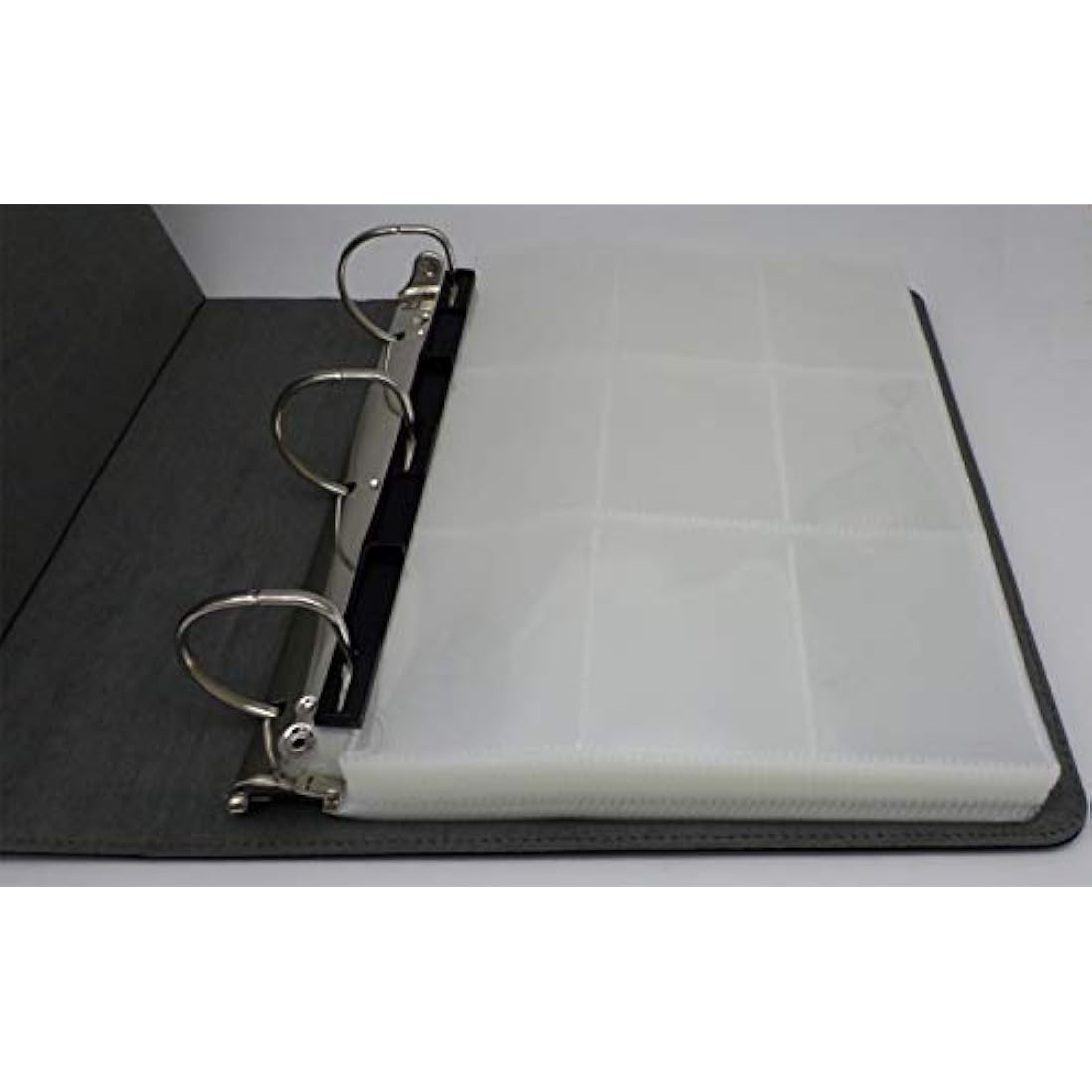 docsmagic.de 3-Ring Premium Album Black + 100 9-Pocket Premium Pages - PKM - YGO - MTG