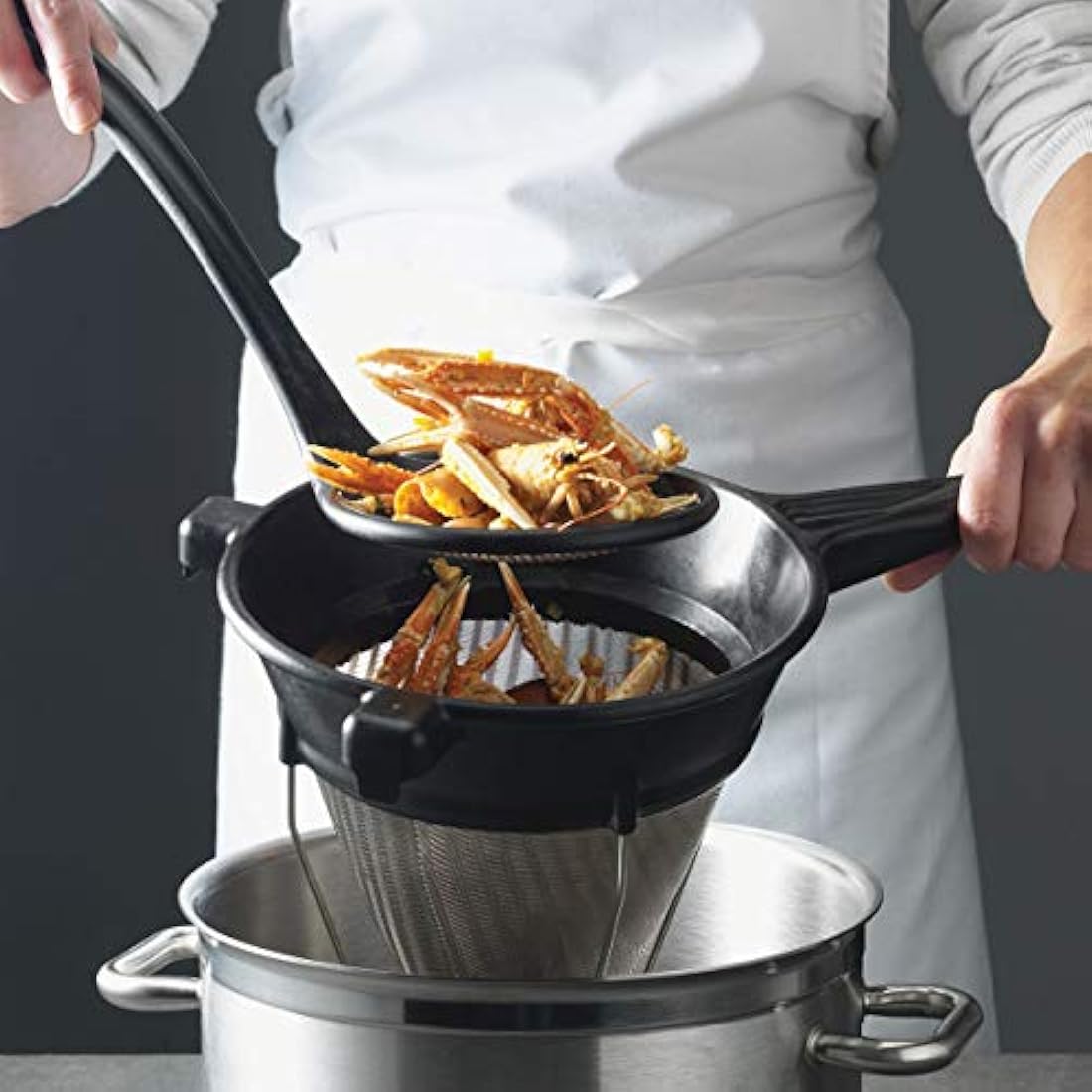 Matfer Bourgeat Chinois Passing Strainer 8 inch/203(Dia)mm, Heat Resistant Exoglass Handle, Soups Purees Conical Sieve, Professional and Home Use | W693