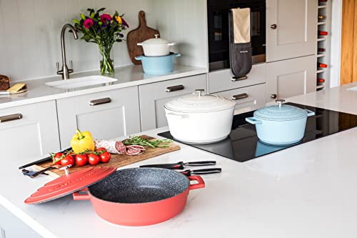MasterClass Casserole Dish With Lid, Medium 4L/24 cm, Lightweight Cast Aluminium, Induction Hob And Oven Safe, Black