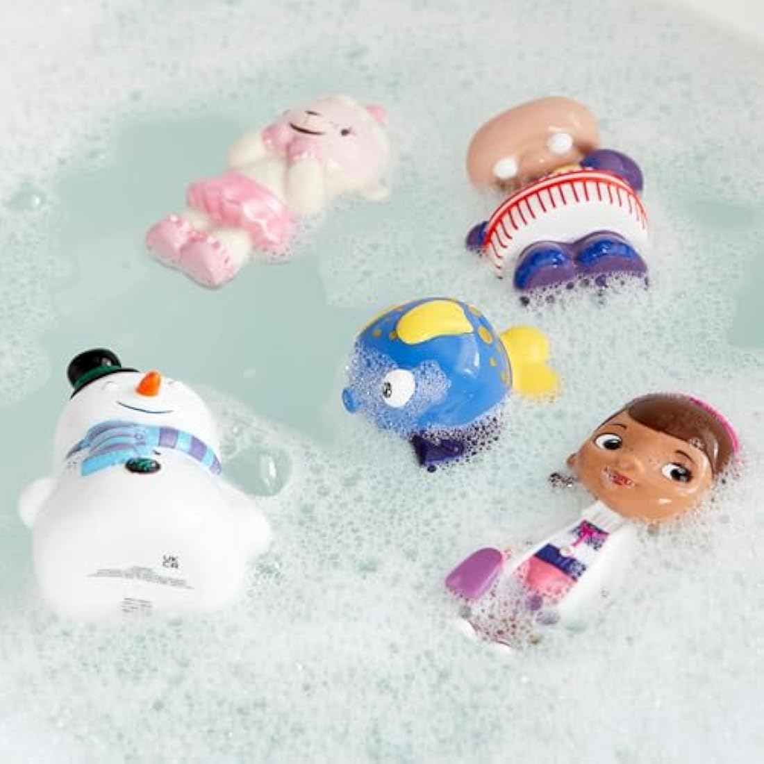 Disney Store Official Bath Toy Set for Kids, Doc McStuffins, 5 Pc., Playset Includes Bucket with Straining Lid and Five Figures, Suitable for Ages 6 Months+