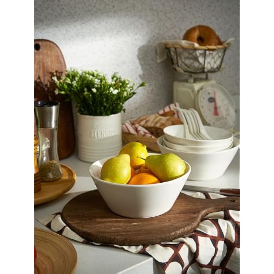 DOWAN Ceramic Soup Bowls, 1730ml Large Salad Bowl Set of 4, Φ 21.8cm White Serving Bowls, Large Snack Bowls Bouillon Cups for Kitchen, Dishwasher & Microwave Safe