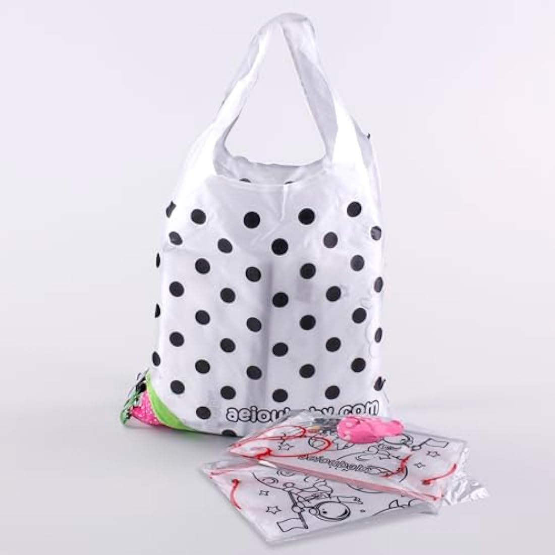 aeioubaby.com 25 Backpacks Color Your Own + Reusable Bag | 25 Individual Bags, 5 Coloured Crayons and Balloon | Children's Gift for Parties and Birthdays (Space)