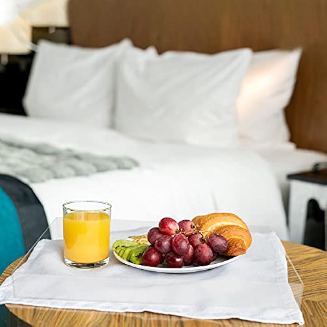 Kurtzy Clear Acrylic Plastic Serving Tray with Handles - L50 x W30cm / 19.69 x 11.81 Inches - Extra Large, Rectangular & Spill Proof - Decorative Breakfast, Tea/Coffee, Food, Drinks & Table Organiser