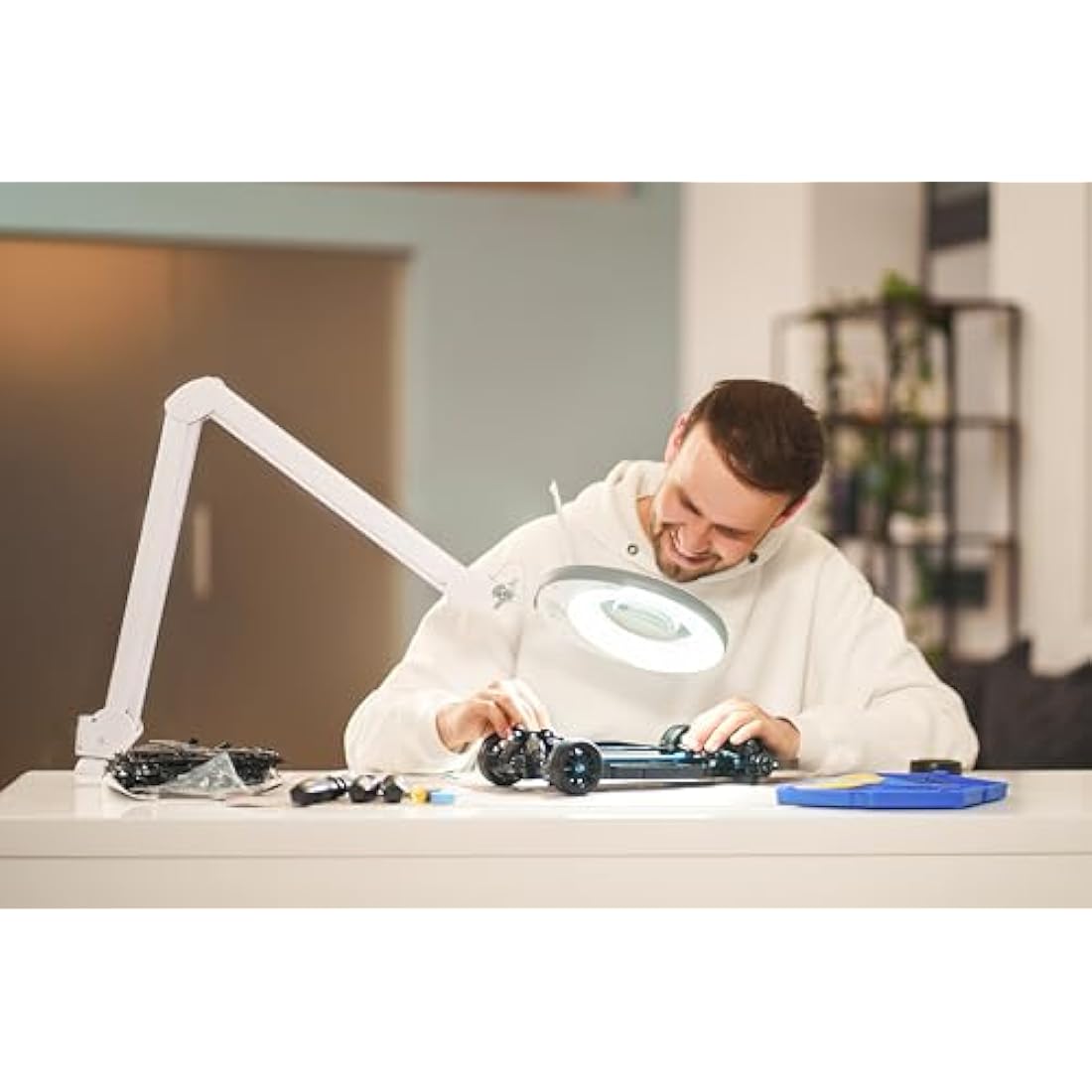 Lumeno 7215SW LED Magnifying lamp, 127 mm Glass Lens, 950 Lumen, 5 diopters, Workstation & Cosmetic lamp, for Beauty Salon, hobbyist, as Reading aid, Magnifying Glass with Table Stand 6180SW