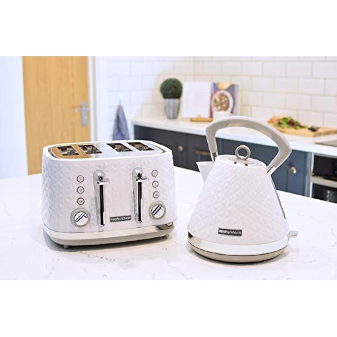 Morphy Richards Vector Pyramid Kettle, 1.5L, 3kW Rapid Boil, Anti Limescale Filter, Boil Dry Protection, Water Window, Pull Ring Removeable Lid, 360 Cordless Base, White,108134