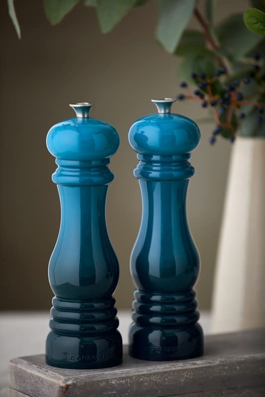 Le Creuset Classic Adjustable Pepper Mill Grinder, Chip-resistant ABS Plastic, Anti-Corrosion, 40g, 21 cm, Bamboo, 44001214080000