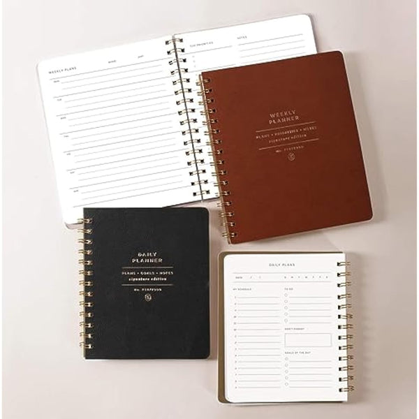 Fringe Stdio Non-Dated Daily Planner, 160 Pages, twing Ring Spiral Binding, SE Standard Black (877003)