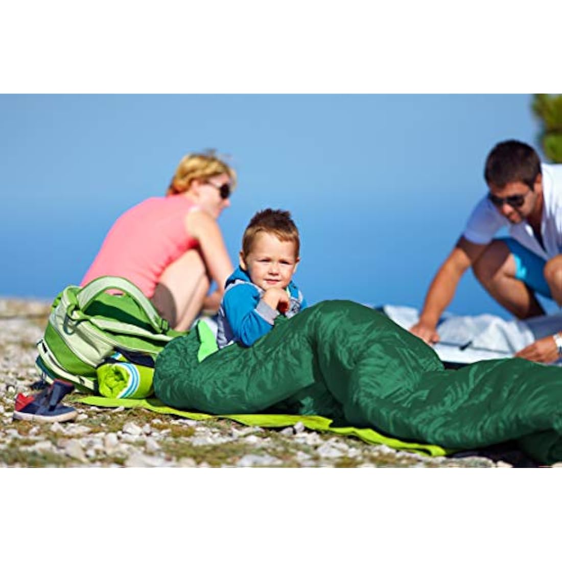 Meteor - YMER Kids Sleeping Bag – Camping Equipement for Girls, Boys & Teens – Compact Travel Gear for Hiking, Sleepover – Winter, Spring, Summer or Fall – for Kids 155 cm Tall - Dark Green/Green