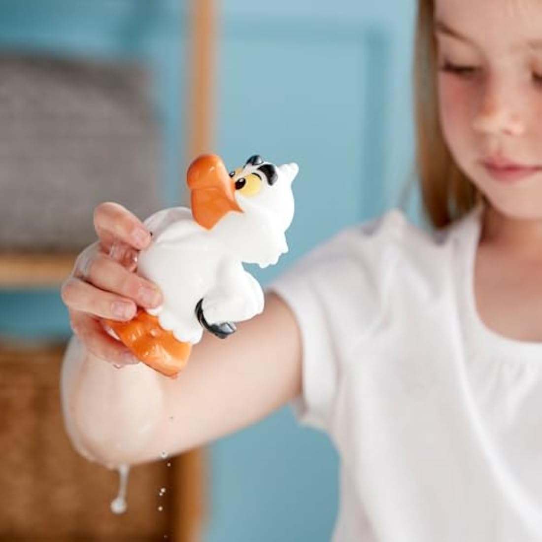 Disney Store Official Bath Toy Set for Kids, The Little Mermaid, 5 Pc., Playset Includes Bucket with Straining Lid and Five Figures, Suitable for Ages 6 Months+