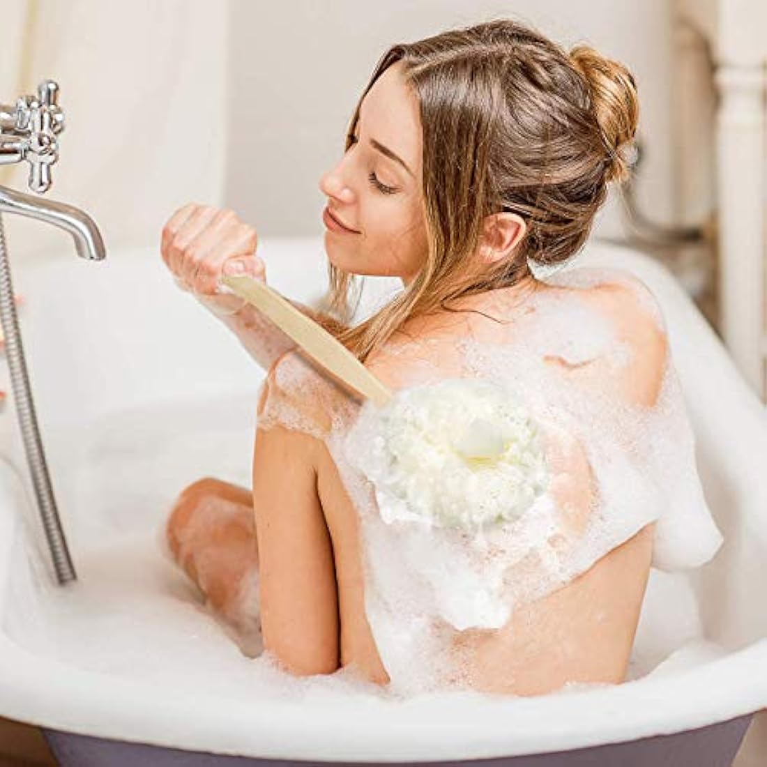 Healifty Body Scrubber for Shower with Wooden Long Handle Loofah, Body Shower Brush Back Scrubber, Loofah Sponge for Use in Shower and Bath, Exfoliate Dead Skin for Women, Men, Seniors