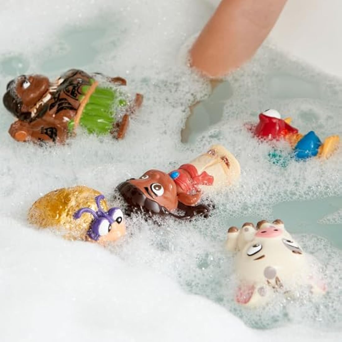 Disney Store Official Moana Bath Toy Set, 5 Pc. Set, Includes Moana, Maui, Pua, Hei-Hei, and Tamatoa, Moana Toys with Storage Bucket, Suitable for 6 Months+