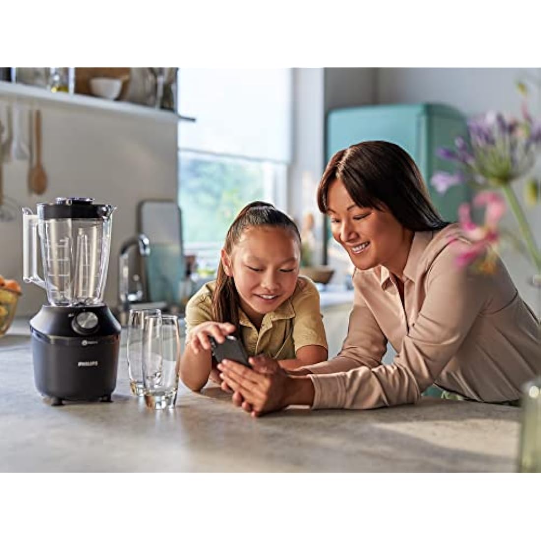 Philips Blender 3000 Series, ProBlend System, 1.9L Maximum Capacity, 1L Effective Capacity, 450W, 1 Speed Setting + Pulse, Plastic Jar, Black, (HR2041/01), Smooth blends with no lumps in 45 seconds*
