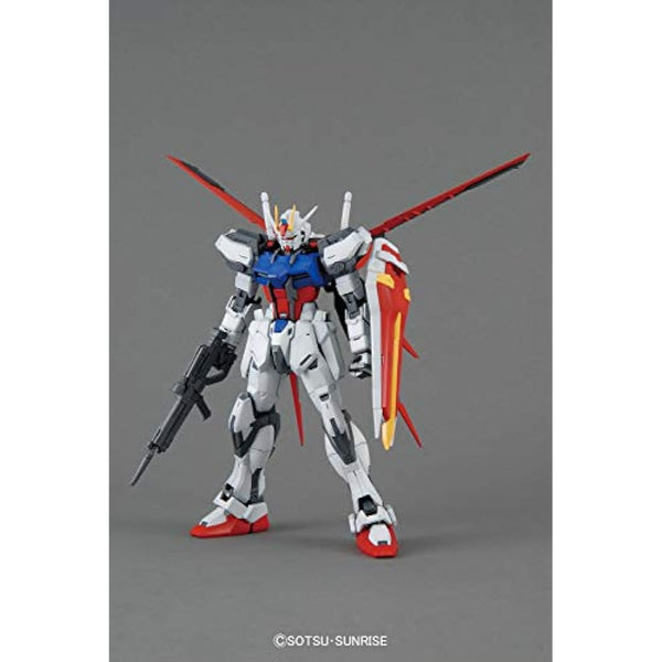Gundam - Model Kit - MG 1/100 - Aile Strike Gundam - 18 CM