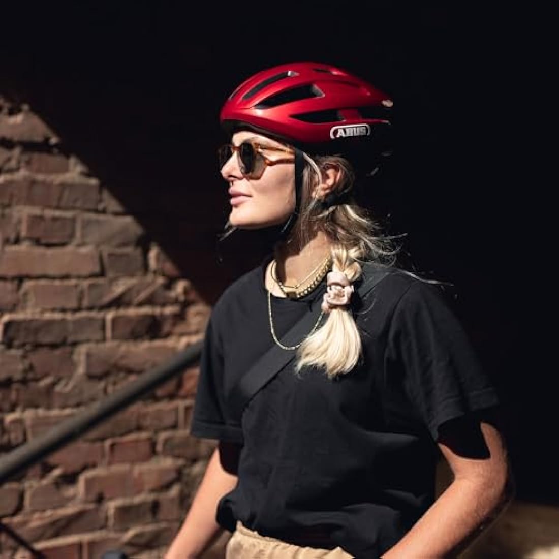 ABUS PowerDome road bike helmet - lightweight bike helmet with clever ventilation system and aerodynamic profile - Made in Italy - for men and women