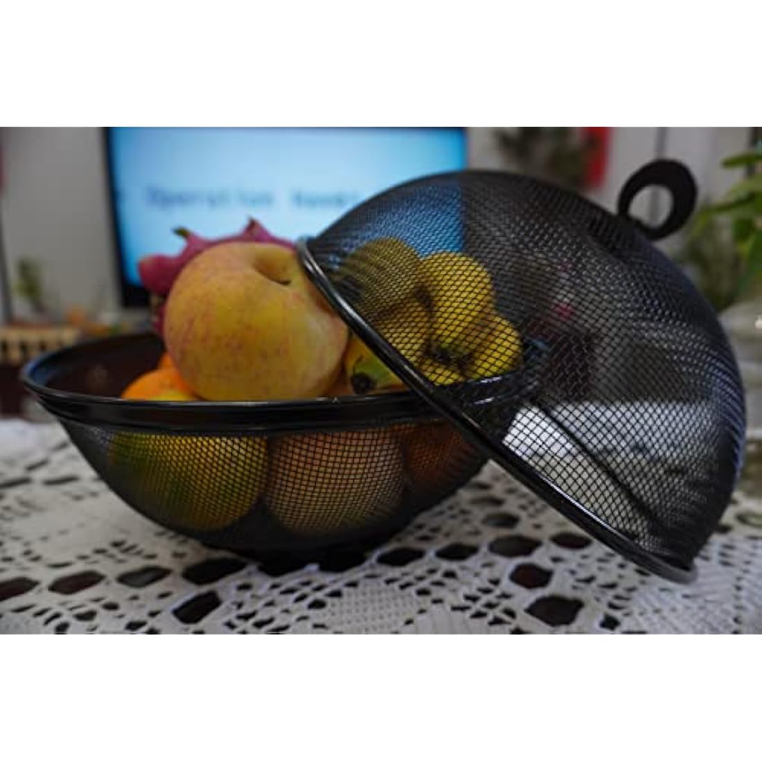 Fruit Basket With Lid - Snacks Fruit Bowl - Metal mesh baskets Wire Basket food covers for outside mesh Fruit Bowl For Fruits Vegetables Snacks - ( 2 Fruit Baskets + 2 Lids; 4 Pieces Total Total )