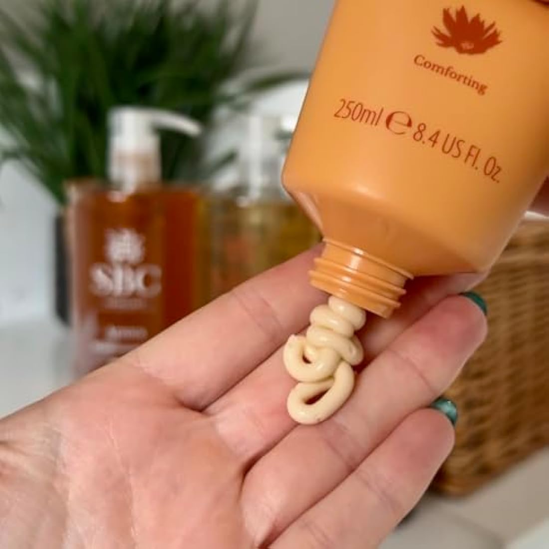 SBC Skincare Arnica Body Cream 250ml, Muscle Tension Relief & Deep Moisturisation, With Shea Butter, Sweet Almond Oil & Vitamin E, Aromatic Spa-Like Scent with Essential Oils