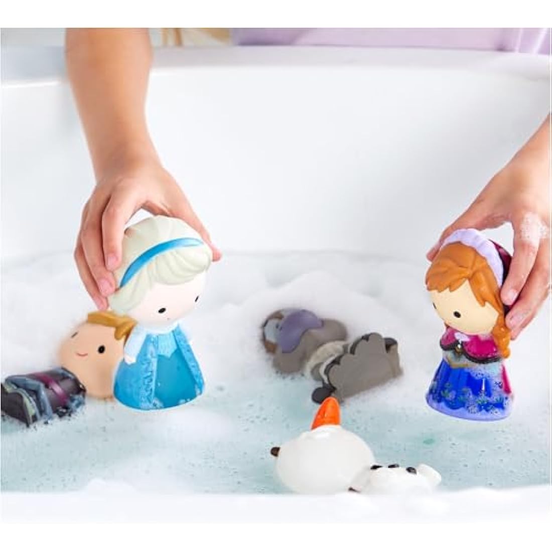 Disney Store Official Frozen Bath Toy Set, 5 Pc. Set, Includes Anna, Elsa, Olaf, Sven and Kristoff Frozen Toys with Storage Bucket, Suitable for 6 Months+