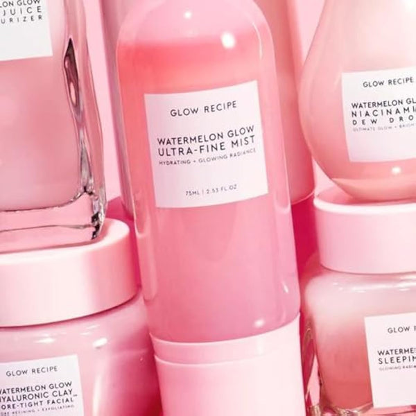 Glow Recipe Watermelon Glow Ultra-Fine Face Mist - Hyaluronic Acid Spray Moisturiser for Fresh, Glowing Skin - Hydrating Face Mist with Hibiscus AHA + Vitamin E - Glowing Skin Face Spray (75ml/2.5 oz)