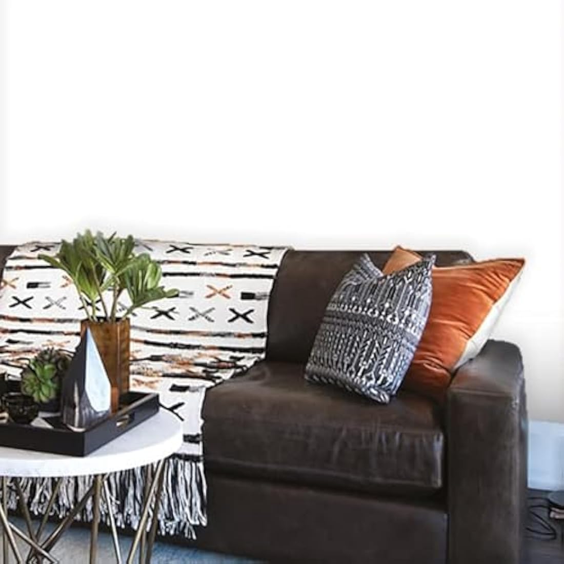 Johnstone's - Washable Paint - Pure Brilliant White - Matt Finish - Emulsion Paint - Highly Durable - Stain Resistant - Non Toxic & Low Odour - 12m2 Coverage per Litre - 2.5L