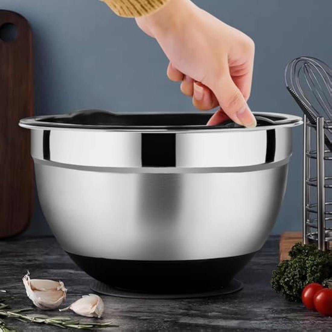 HaWare Mixing Bowl Set of 6, Stainless Steel Salad Bowl for Kitchen Baking, Serving, Space-Saving Storage Metal Nesting Bowl, Silicone Bottom & Airtight Lids, Size 4.5/3/2.5/1.5/1.2/0.7QT (Black)