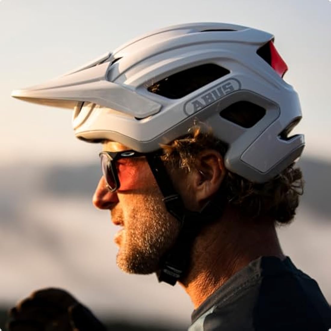 ABUS CliffHanger MTB helmet - bike helmet for demanding trails - with large ventilation openings & TriVider strap system - for men and women