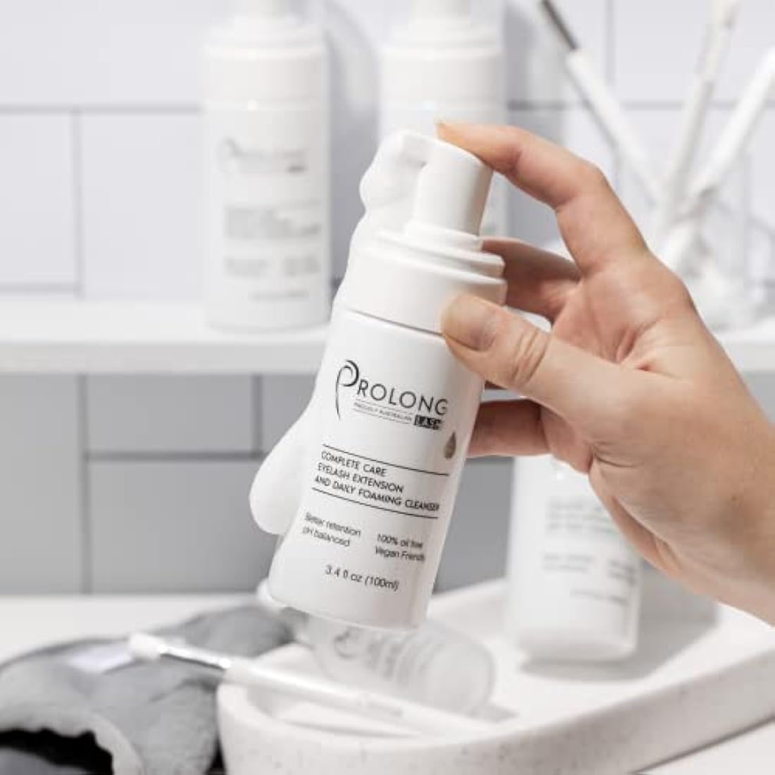 Eyelash Extension Shampoo & Brush - 100ml Bottle - Gentle Foaming Cleanser For Extensions & Natural Lashes - Makeup Remover - Paraben & Sulfate Free - Salon & Home Use