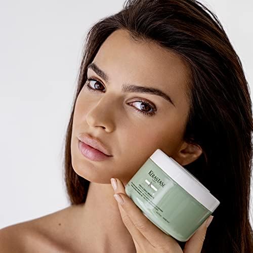 Kérastase Specifique, Weekend Purifying Cleansing Clay Shampoo, For Oily Roots & Sensitised Lengths, With Amino Acid & Kaolin Clay, Argile Équilibrante, 250ml