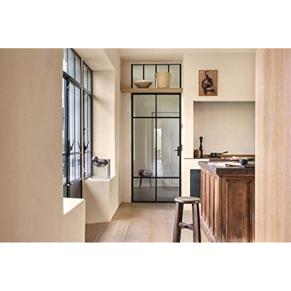 Dulux Matt Emulsion Paint For Walls And Ceilings - Magnolia 2.5 Litres