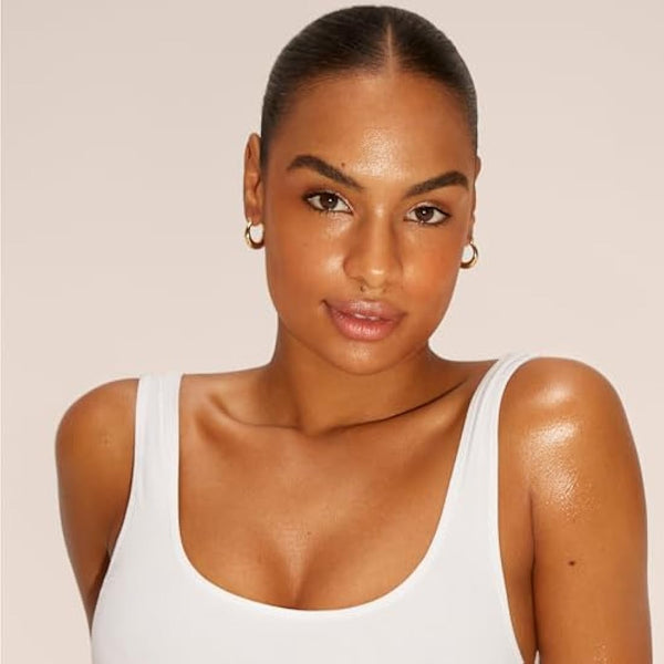 TAN-LUXE The Glow Illuminating Body Oil Radiance-Enhancing Lightweight Formula with Jojoba, Prickly Pear & Pomegranate, Fast-Absorbing, Nourishing, Dewy Finish, Vegan, Cruelty-Free, 80ml