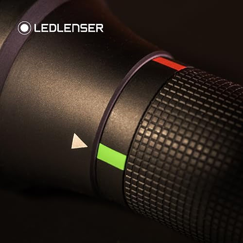 Ledlenser P7R torch LED, 1000 lumens, rechargeable Lithium 18650 battery, 210m long distance beam, focusable, up to zu 40h runtime, incl. magnetic charging system and wall mounting, Flashlight