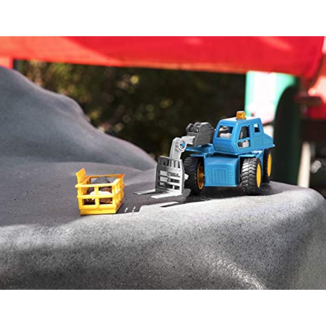 DRIVEN - Micro Telehandler - Toy Crane Truck with Crate, Basket, Light, and Sound - Trucks and Construction Toys for Kids Aged 3 and Up, Brown/a