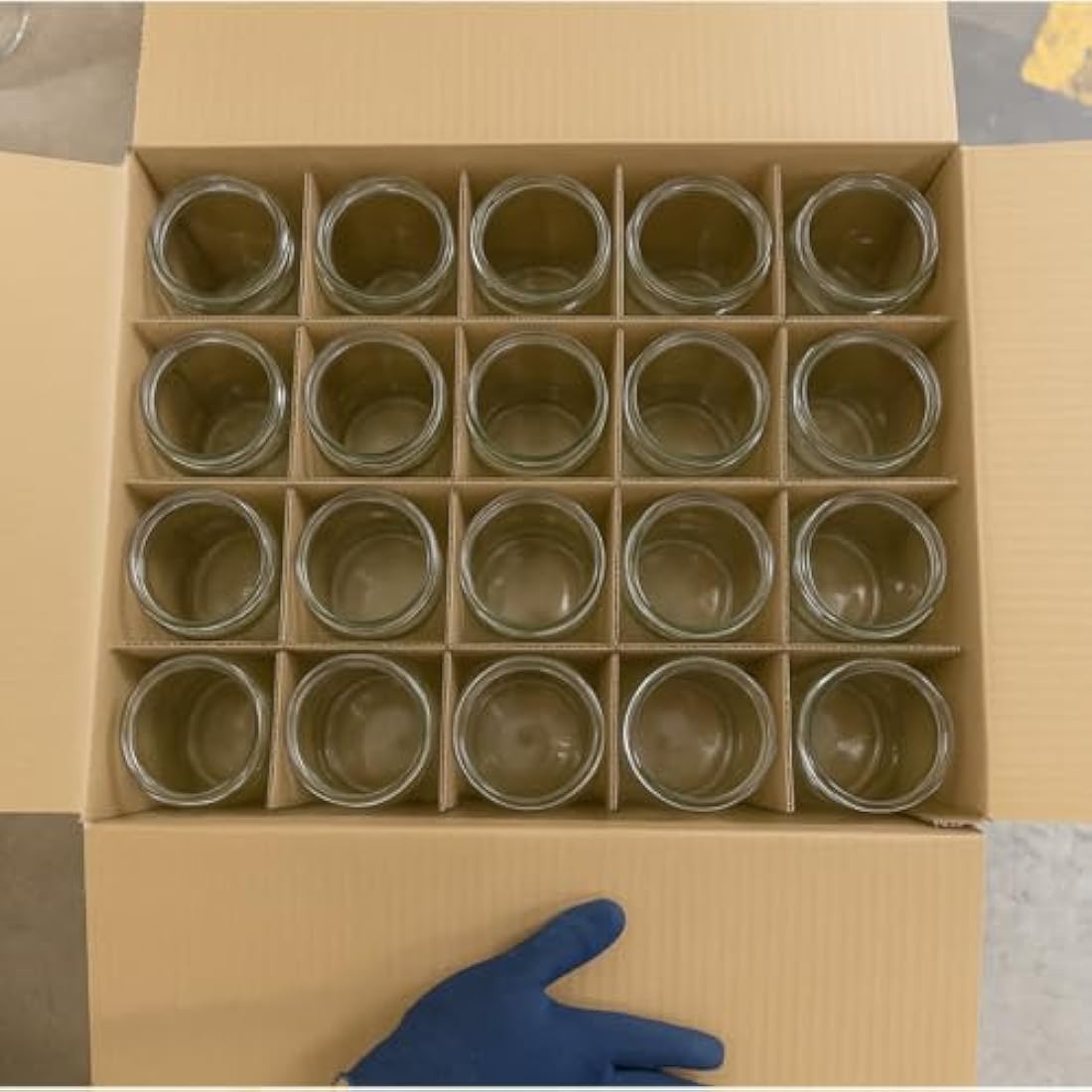 24 x 500ml Glass Jam Jars with Gold Lids – Round Glass Jars for Jams, Chutneys, Pickles, Sauces & Preserves – 82mm Twist-Off Lid