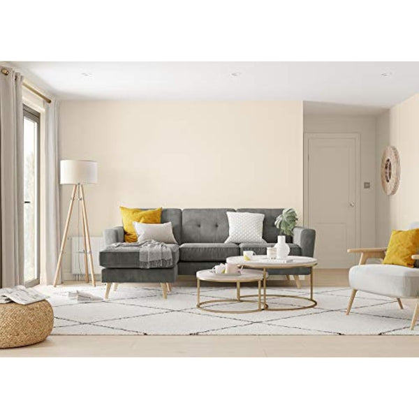 Dulux Matt Emulsion Paint For Walls And Ceilings - Magnolia 2.5 Litres