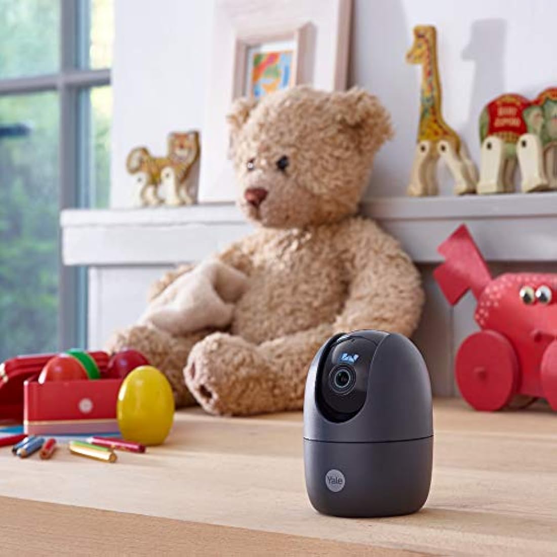 Yale SV-DPFX-B - Indoor Wi-Fi Camera - Pan and Tilt - Motion Detection - Two Way Talk - Privacy Mode - HD Live Viewing - Works With Google and Alexa, Black