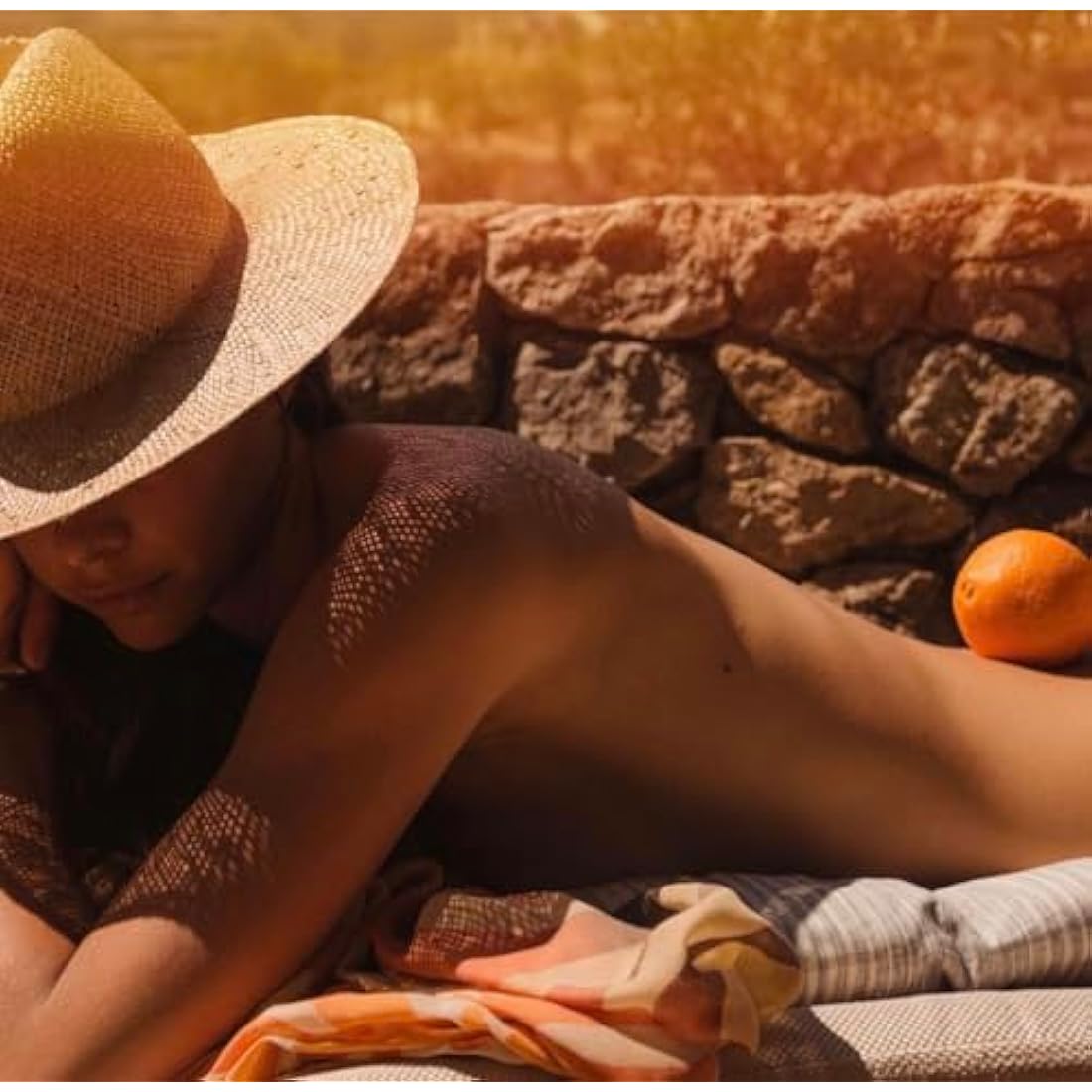 NEW LAYER Sunscreen | SPF 30 | Pro Vitamin D | Fast absorbing | Long lasting | Free of microplastic | Reef-friendly | Free of oxybenzone & octocrylene | Water resistant (200ml)