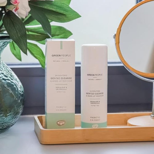 Green People Gentle Cleanse & Make Up Remover - Natural & Organic - with Calendula & Squalane (Derived from Olives) - SLS & Alcohol Free - Vegan & Cruelty Free, 150ml