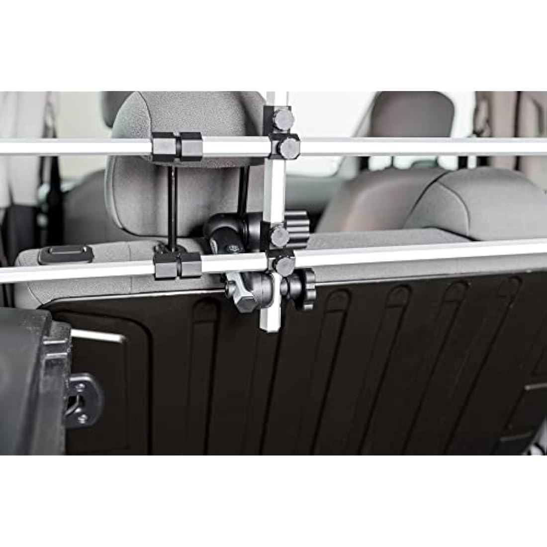 Trixie 13171 Car Grille, Width 96-163 cm Height 34-48 cm, Silver/Black, 3031g [Energy Class A]