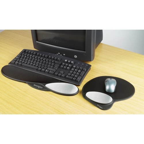 Kensington Keyboard Wrist Rest - Ergonomic duo gel wrist rest, compatible with full length / gaming keyboards for comfort when at computer, laptop, office, PC, home - Red/Black (62398 )