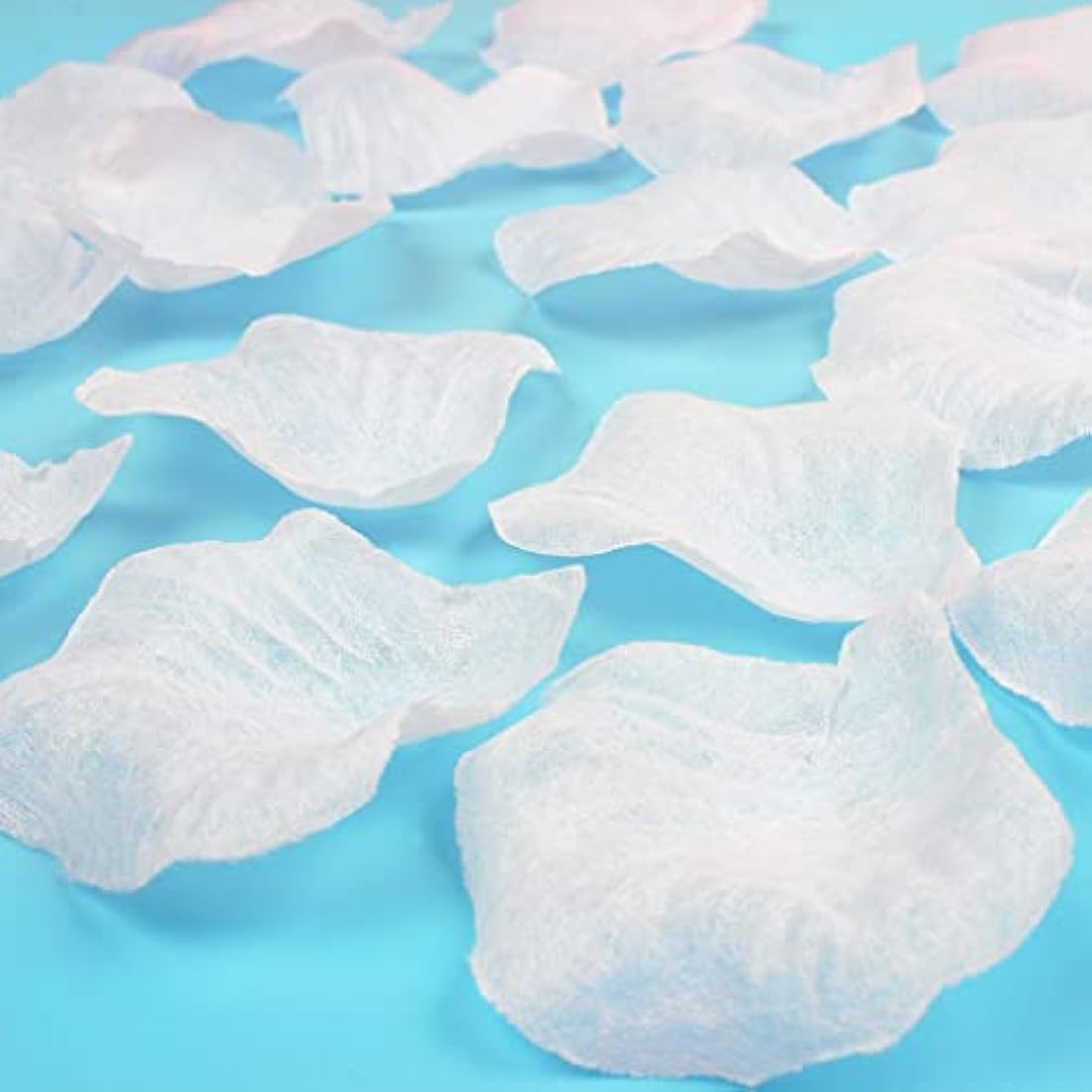 JCF 2000 Pieces Rose Petals, Artificial Flower Petals, No-Taste Emulation Roses Petals for Bedroom Wedding Valentine's Day Anniversary Party Romantic Decorations(White)