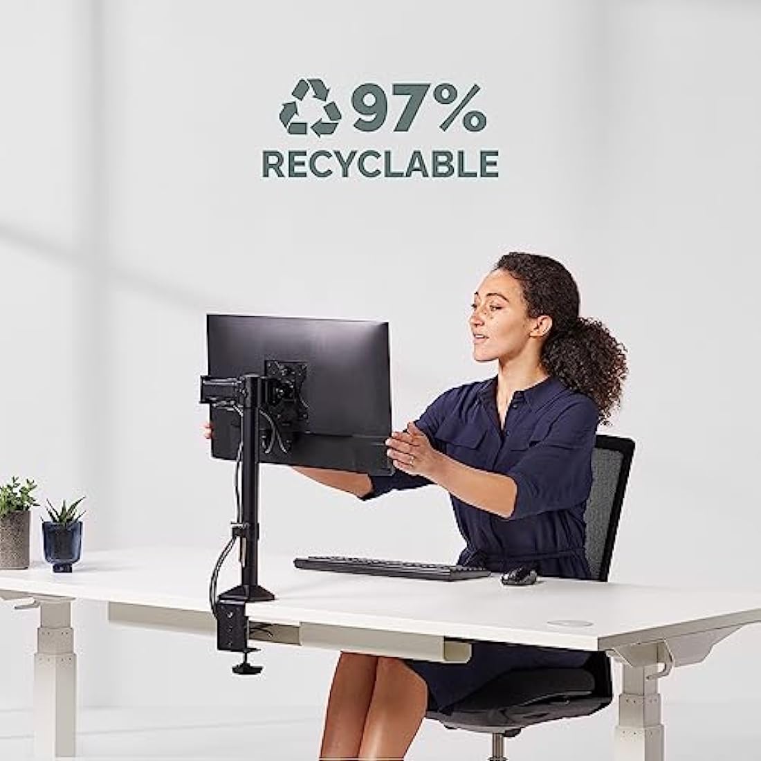 Fellowes Single Monitor Arm - Reflex Mount for 8KG 32 inch Screens - Ergonomic Adjustable Arm Desk Mount - Tilt 45° Swivel 180° Rotation 360°, VESA 75 x 75/100 x 100 - Black