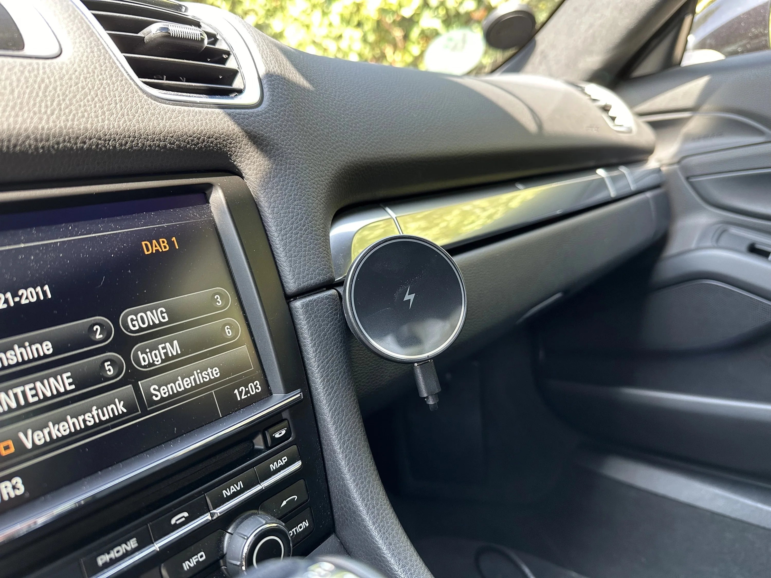 Phone Mount Mag Safe Char ger For Porsche 991 / 981 / 718 911 Cayman Boxster LHD