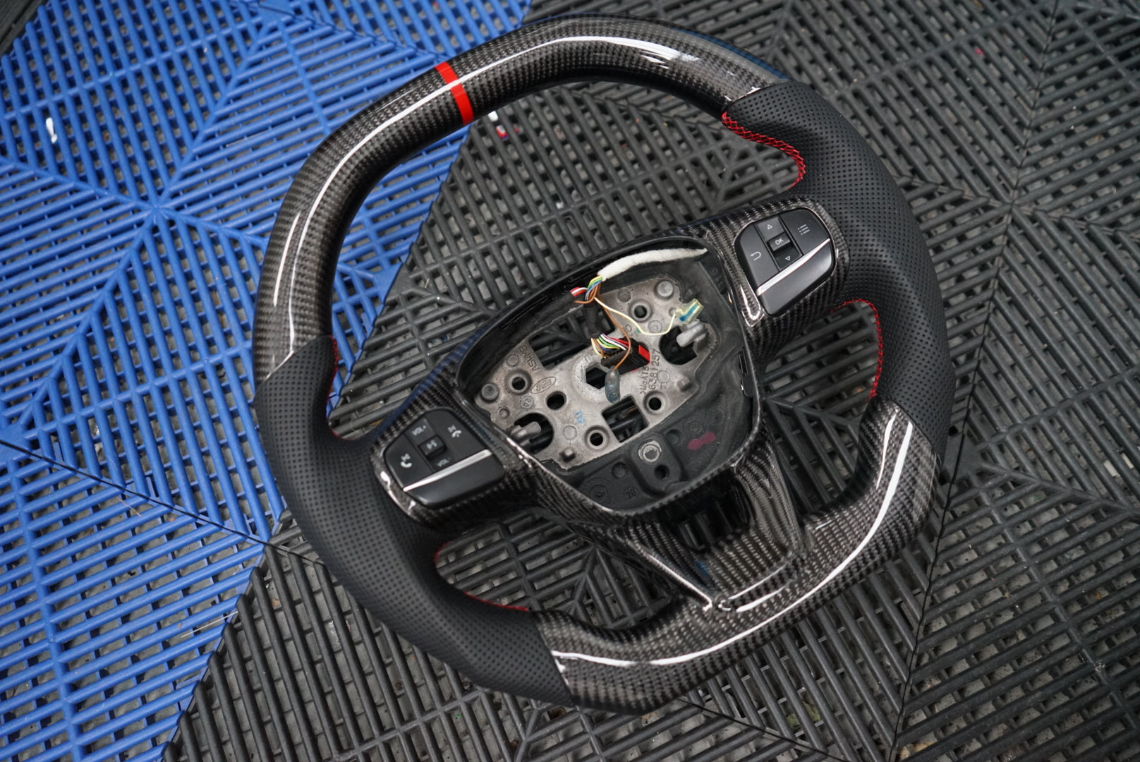 SEND IN YOUR OWN - Custom Carbon Fibre Steering Wheel (ANY MAKE / MODEL)