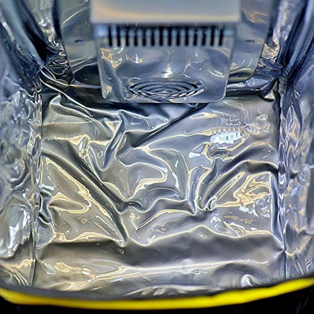 AA AA1685 Cooler Bag - 12V 13L Capacity For Summer Family Picnics Days Out - Keeps Food And Drinks Fresh , Black