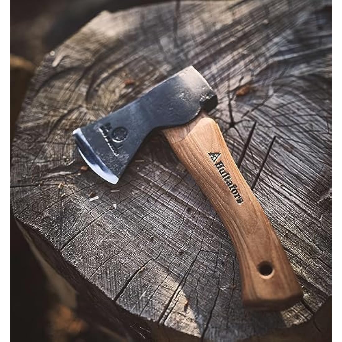 Hand-forged Agelsjön hatchet 235mm made of Swedish quality steel I Hultafors I Forged in Sweden I 775g premium axe with hickory wood handle & incl. leather guard I Hatchet can be resharpened I 841760