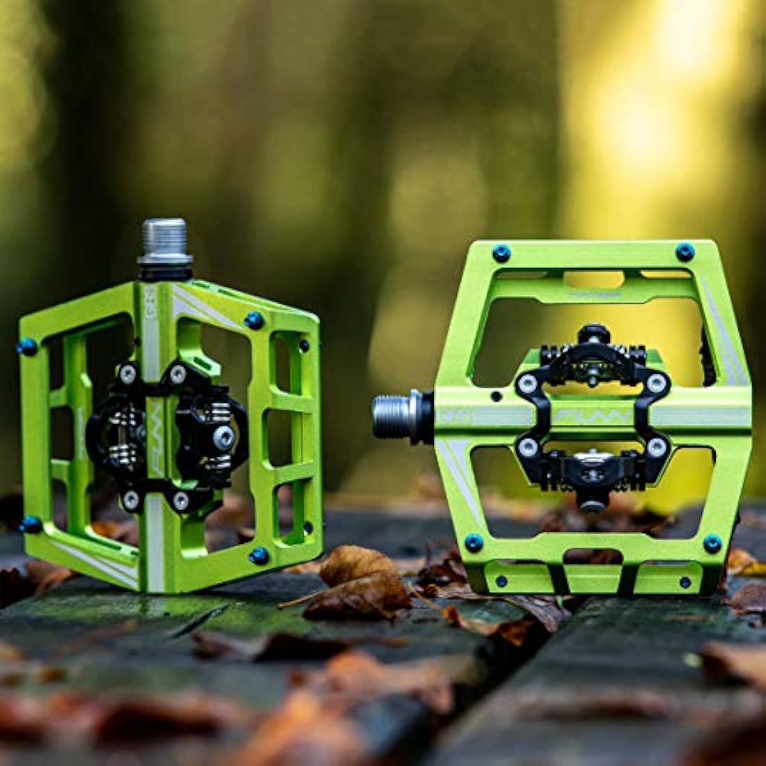 Funn Mamba Mountain Bike Clipless Pedals, Double Sided Clip Wide Platform MTB Pedals, Compatible with SPD Cleats, 9/16-Inch CrMo Axle Bicycle Pedals for MTB/BMX/Gravel Cycling