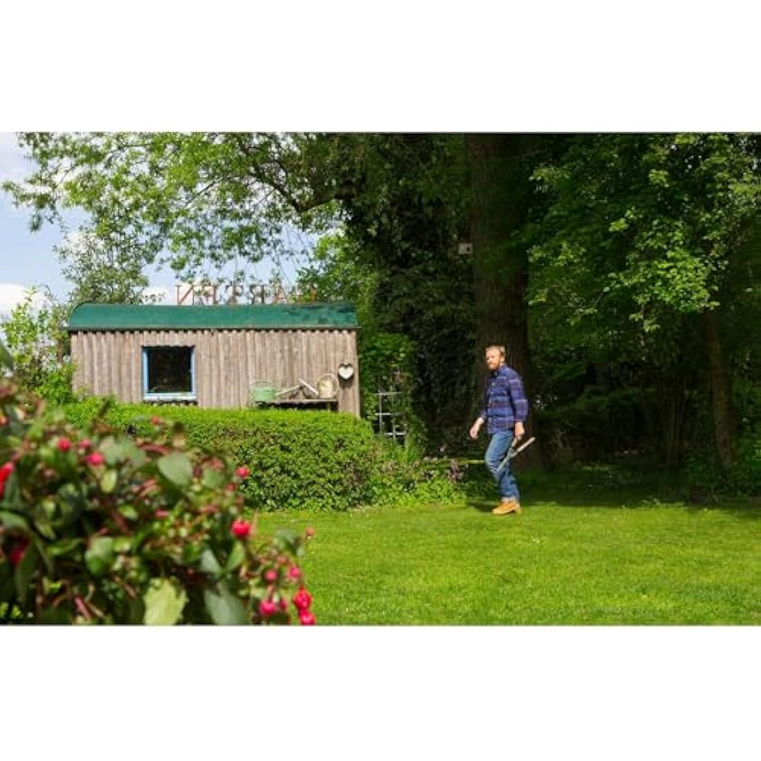 Gardena NatureCut hedge clippers: Sturdy clippers for cutting hedges and thicker branches, 23 cm, with non-stick blade coating and ergonomic wooden handles (12300-20)