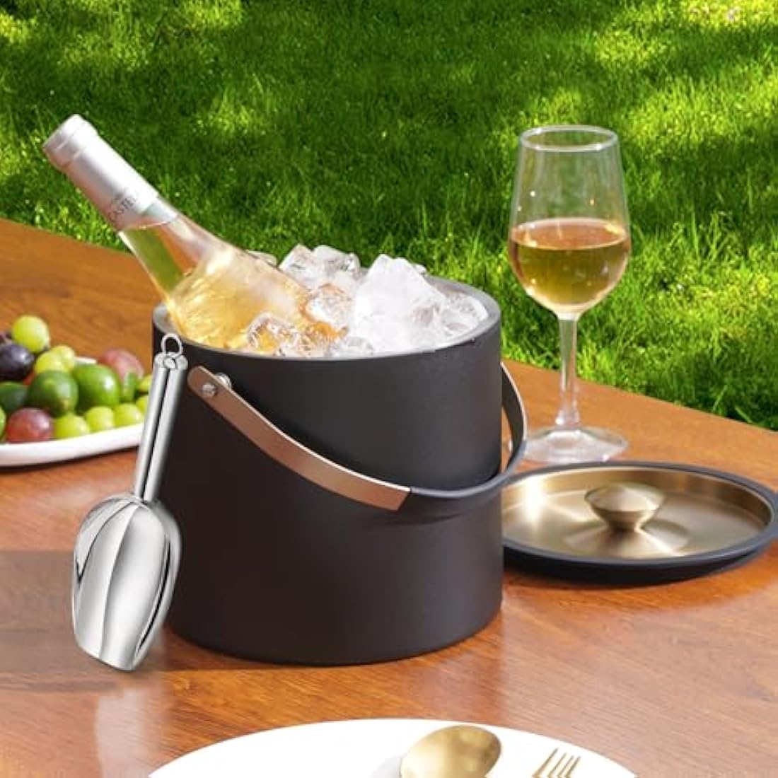 3.2L Modern Insulated Ice Bucket with Silicone Lid, Scoop, Strainer, Double Wall Stainless Steel Ice Bucket for Parties & Cocktail Bar,Ideal for Gift(Black)
