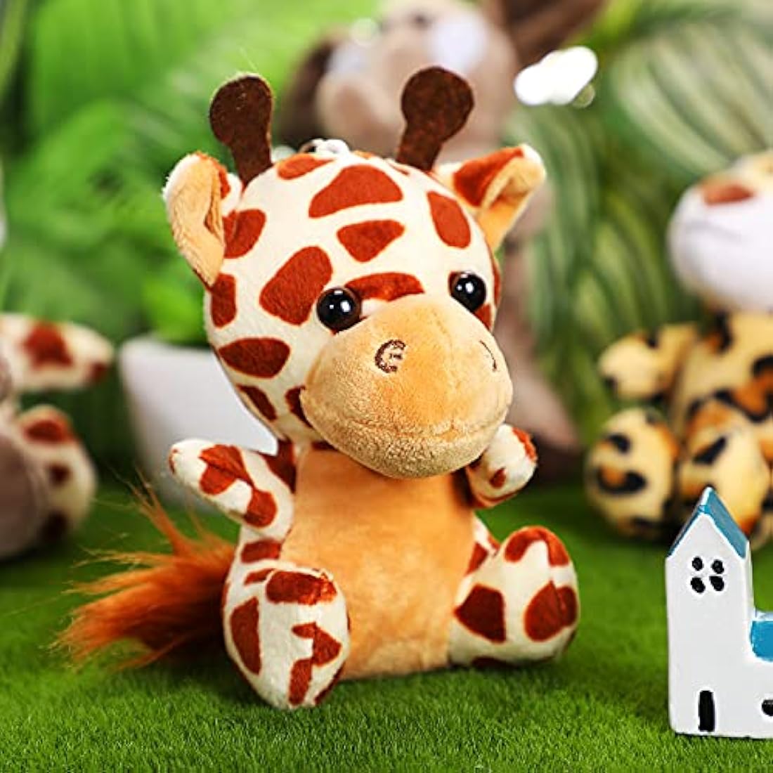 18 Pieces Small Safari Stuffed Animals 4.8 Inch Mini Jungle Animal Plush Toys Cute Zoo Stuffed Small Plush Set for Safari Themed Baby Shower Birthday Party Favors Teacher Student Award(Delicate Style)