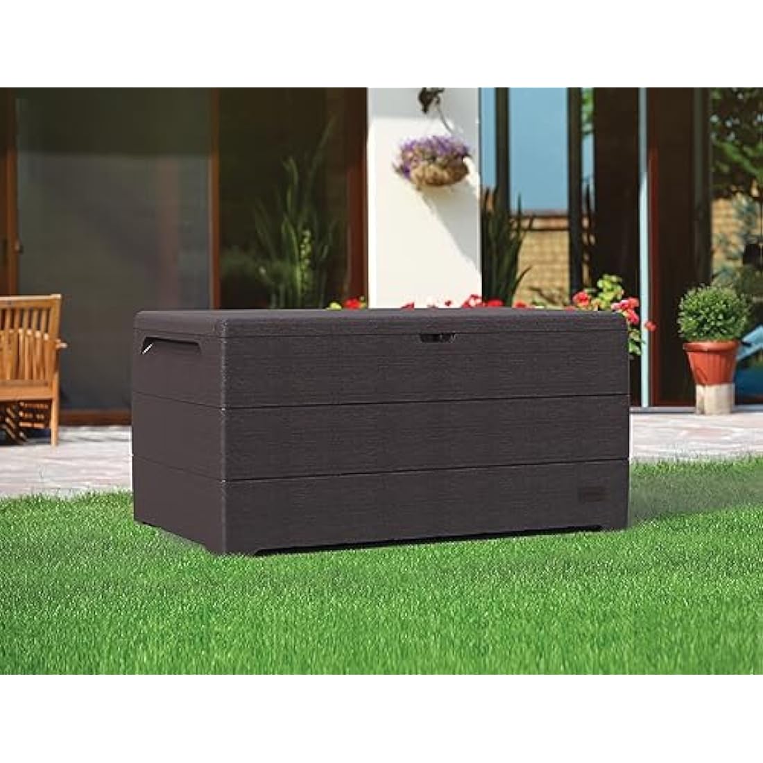 Duramax Cedargrain Durabox 416 Litre/ 110 Gallons, Outdoor Plastic Deck Box and Garden Furniture Organizer, Woodgrain Texture, Lockable Plastic Cushion Box with gas cylinder, Dark Brown